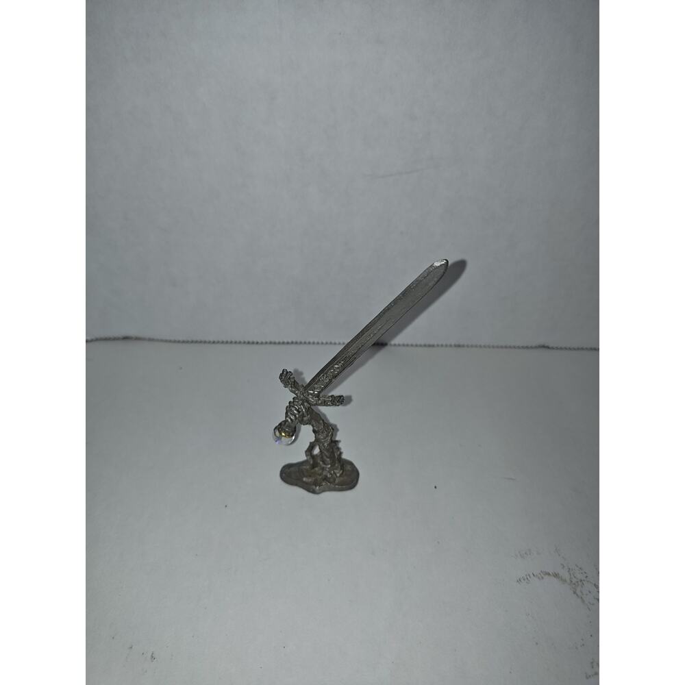 Undead Hand Excalibur Britania w/Crystal Hilt Dungeons & Dragons Miniature 1987